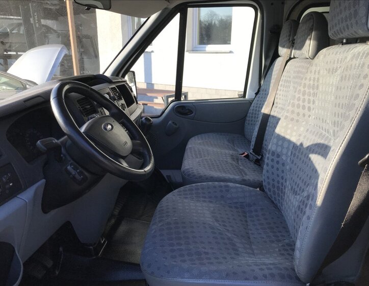 Ford Transit Skříň 2,2 l 63 kw