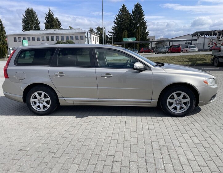 Volvo V70 Kombi 2,0 l 100 kw