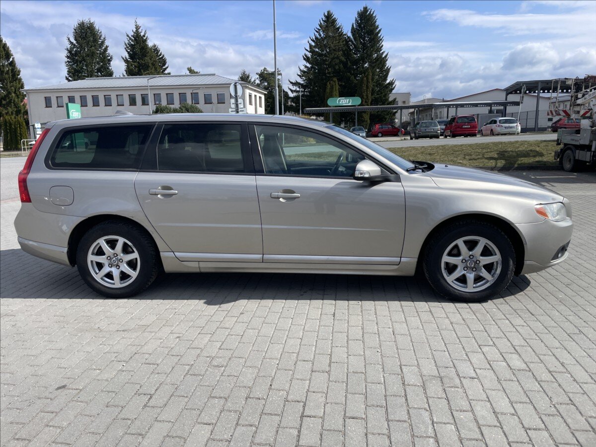 Volvo V70 Kombi 2,0 l 100 kw