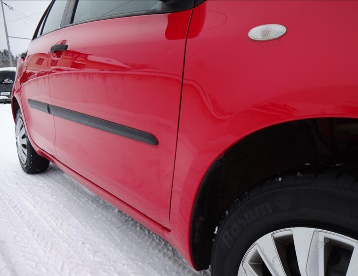 Toyota Yaris Hatchback 998,0 51 kw