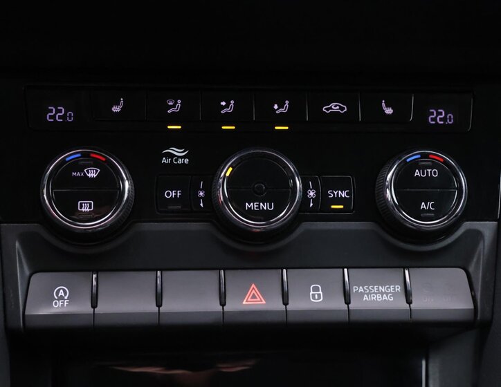 Škoda Karoq SUV / Terénní 1,5 l 110 kw