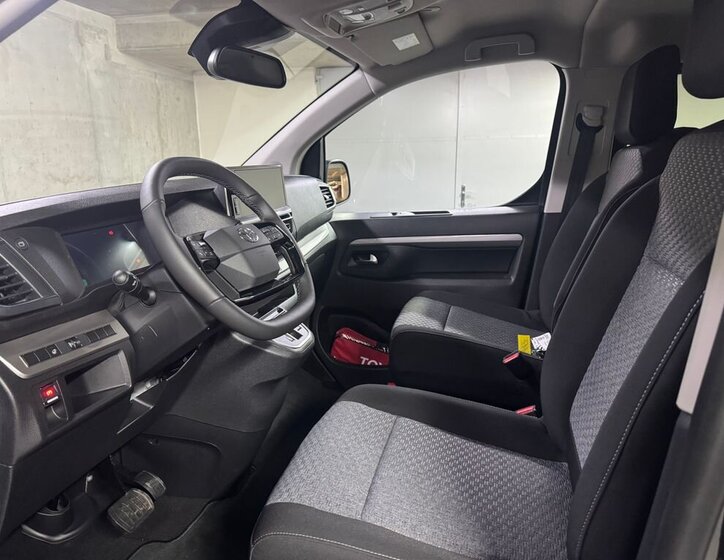 Toyota ProAce Verso 9