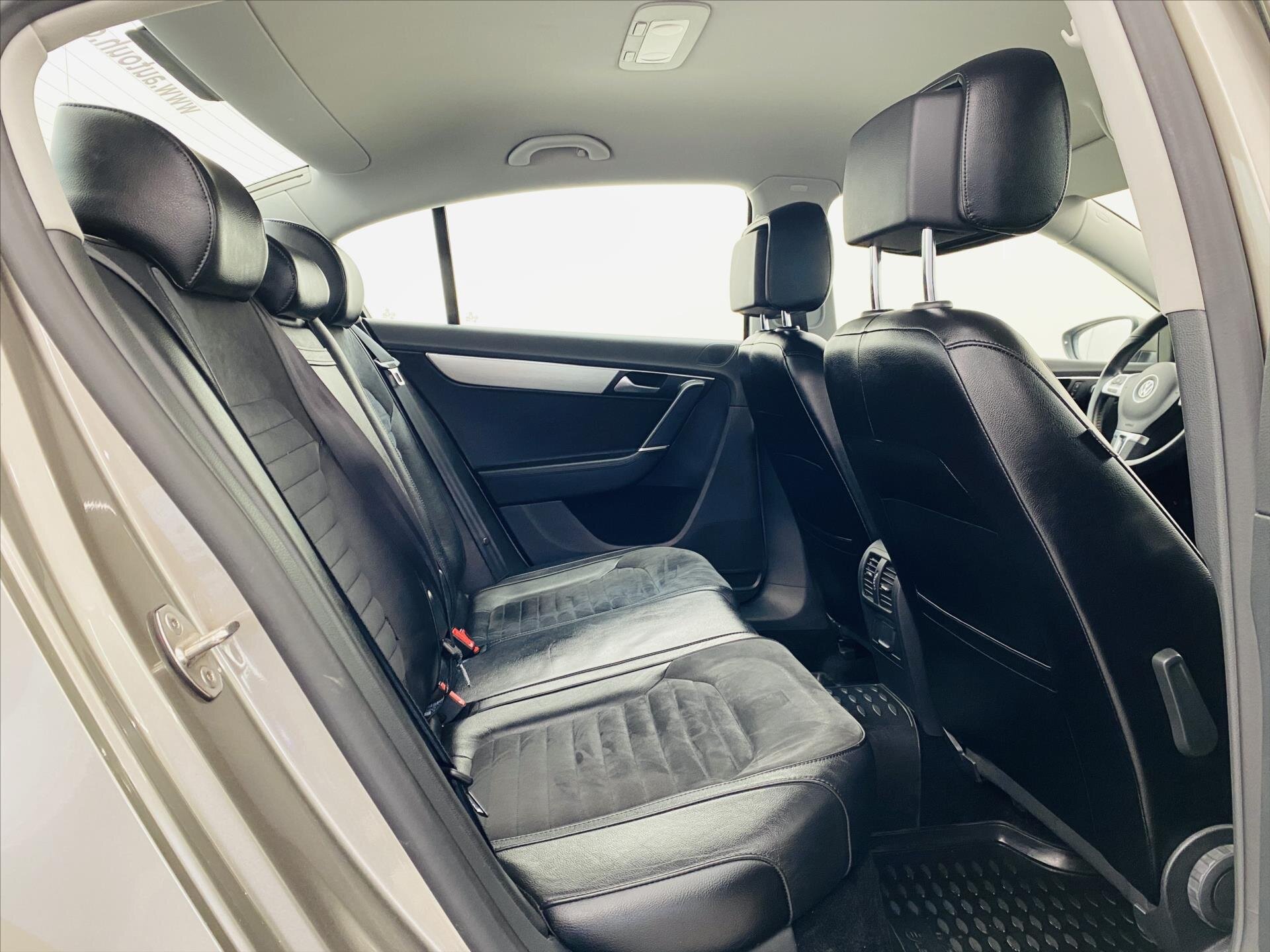 Volkswagen Passat Sedan / Limuzína 2,0 l 130 kw