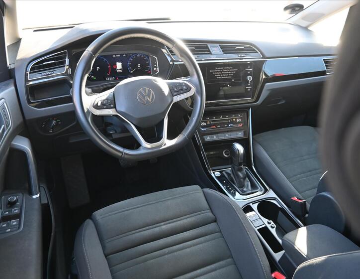 Volkswagen Touran 2