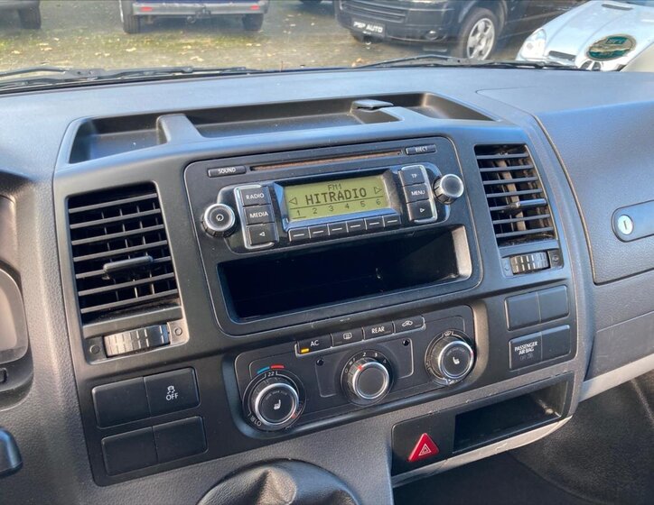 Volkswagen Caravelle 17