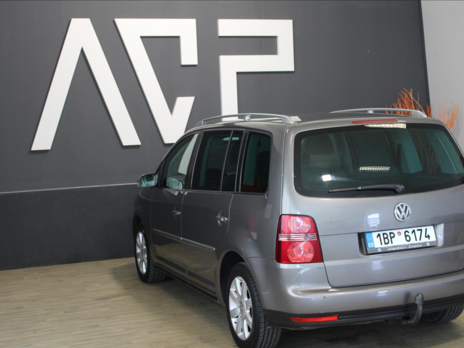 Volkswagen Touran 9