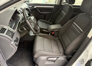 Volkswagen Touran Kombi 1,2 l 77 kw