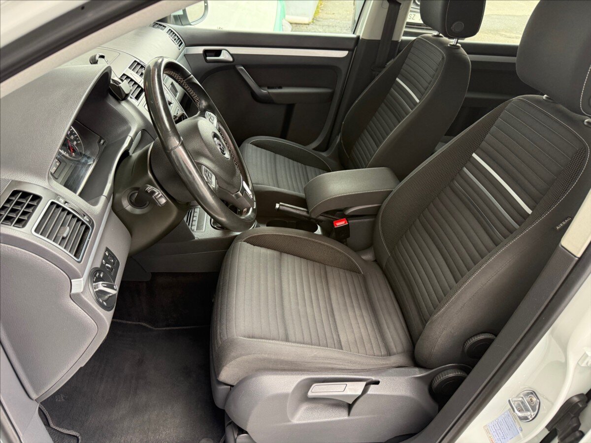 Volkswagen Touran Kombi 1,2 l 77 kw