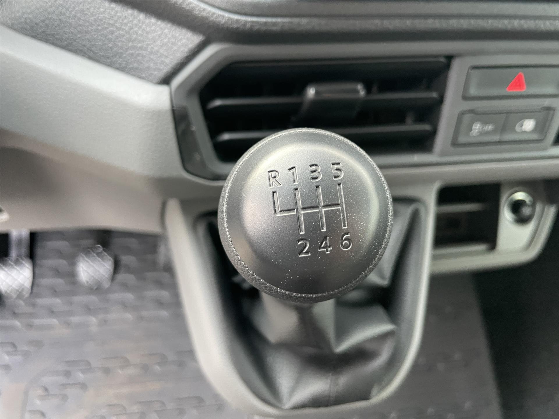 Volkswagen Crafter Skříň 2,0 l 103 kw