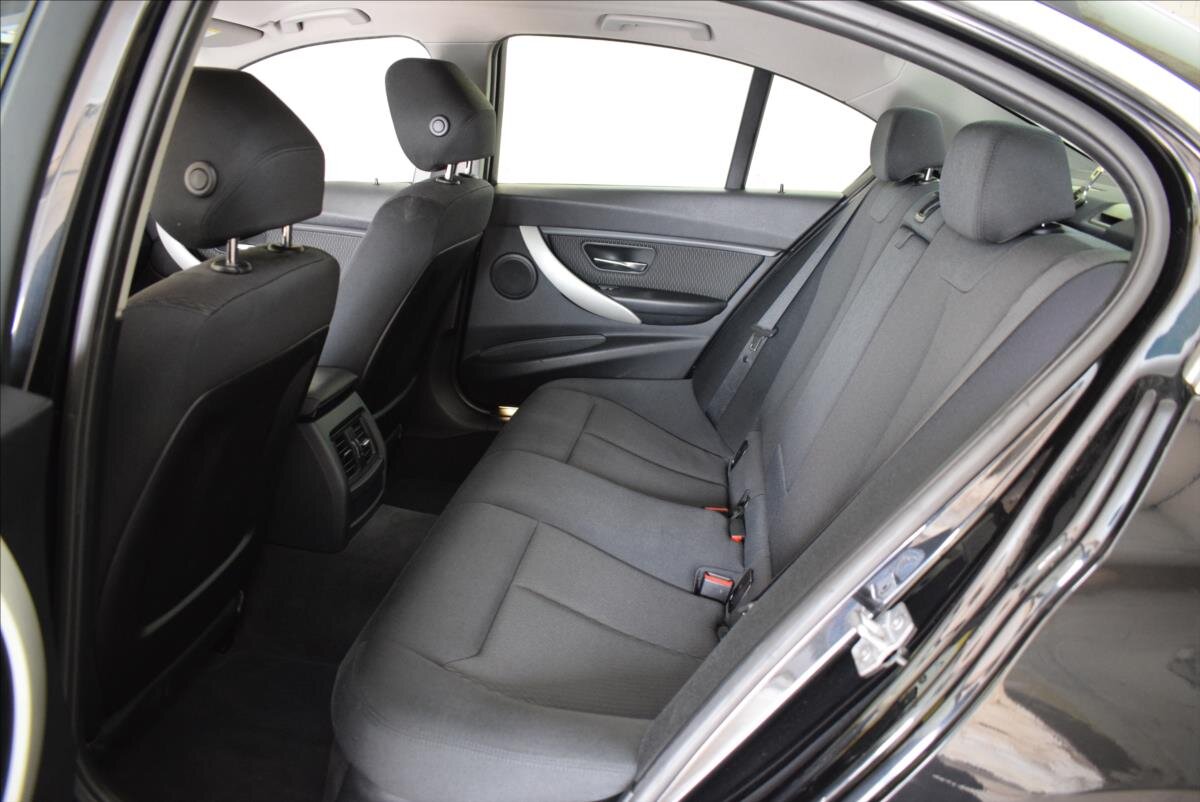 BMW Řada 3 Sedan / Limuzína 1,6 l 100 kw