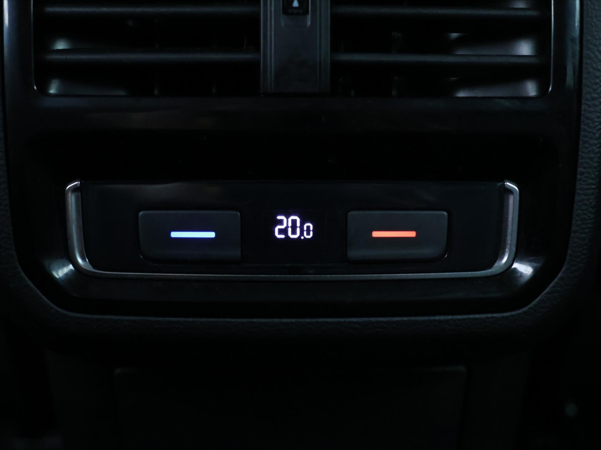 Volkswagen Passat Kombi 1,6 l 88 kw