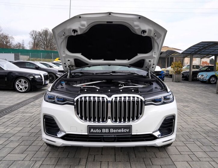 BMW X7 SUV / Terénní 3,0 l 250 kw