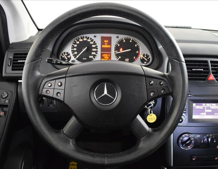 Mercedes-Benz Třídy B Hatchback 1,5 l 70 kw