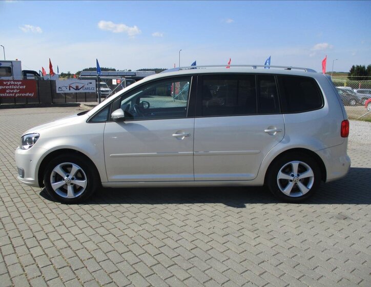 Volkswagen Touran 2