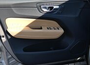 Volvo XC60 SUV / Terénní 2,0 l 145 kw