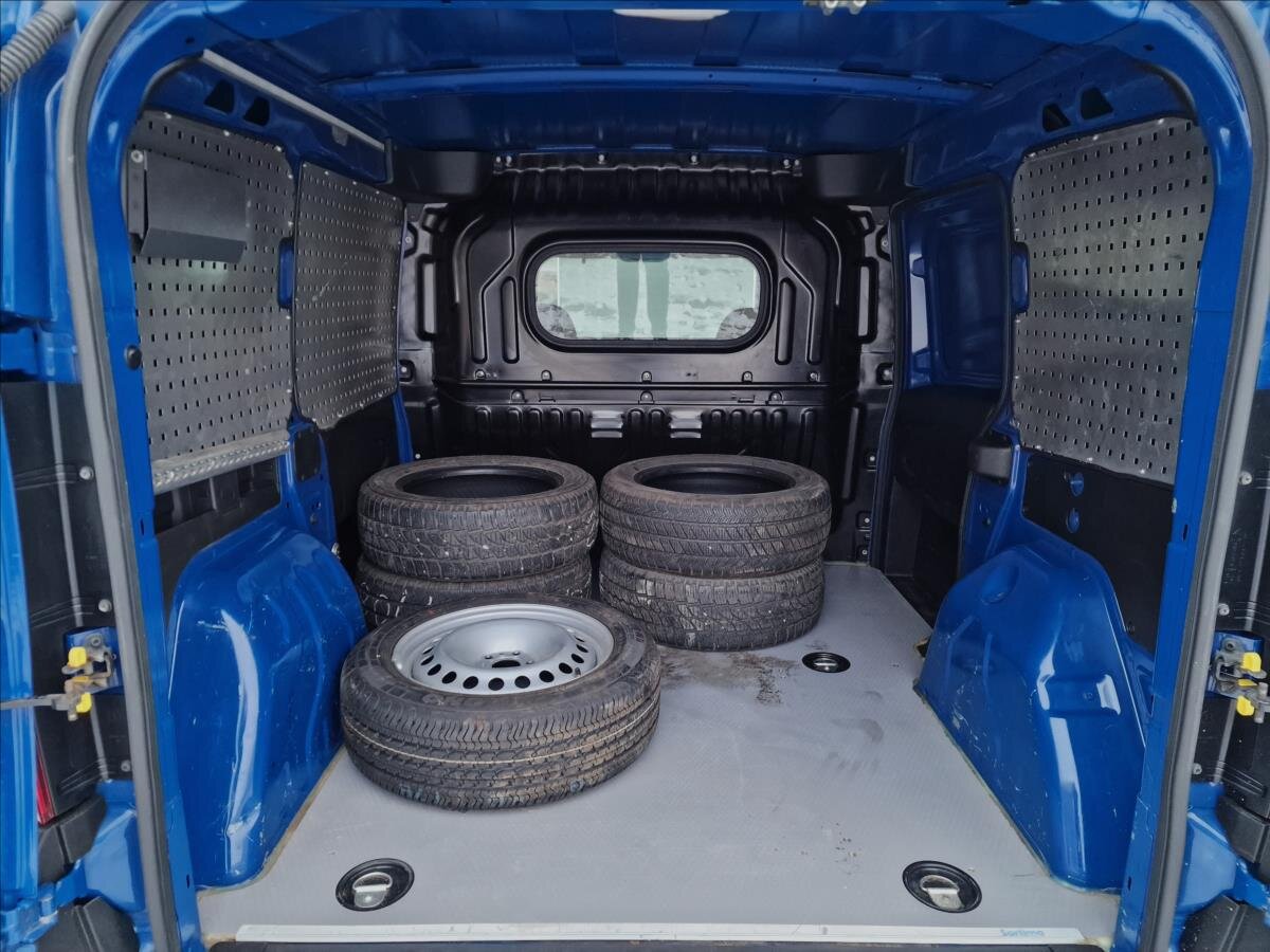 Fiat Dobló cargo Skříň 1,4 l 88 kw