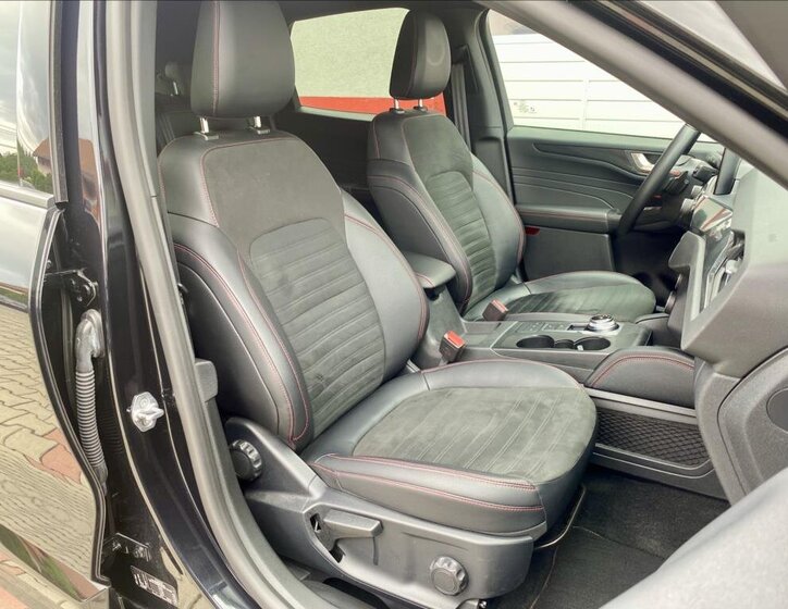 Ford Kuga SUV / Terénní 2,0 l 110 kw