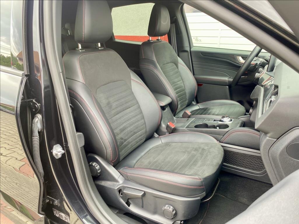 Ford Kuga SUV / Terénní 2,0 l 110 kw