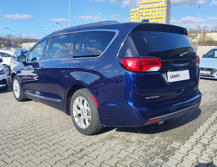Chrysler Pacifica MPV 3,6 l 211 kw