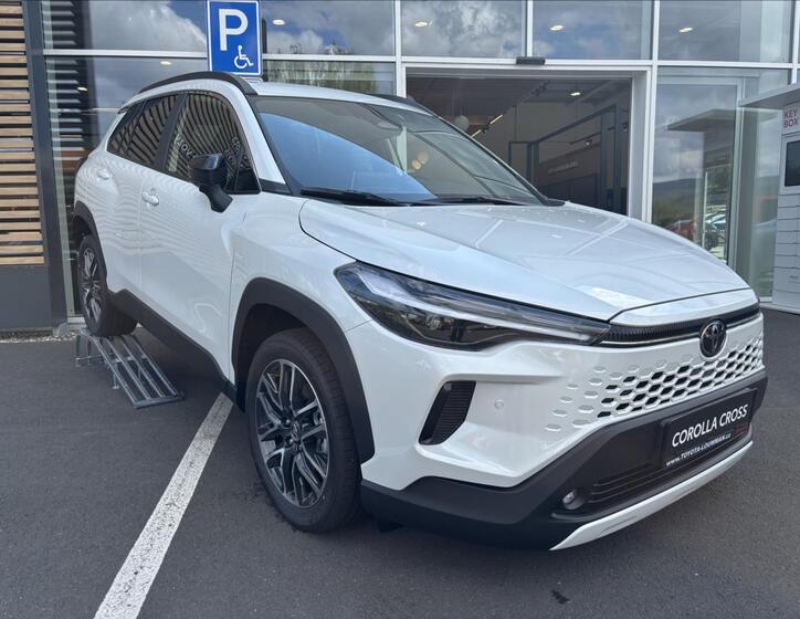 Toyota Corolla Cross 1