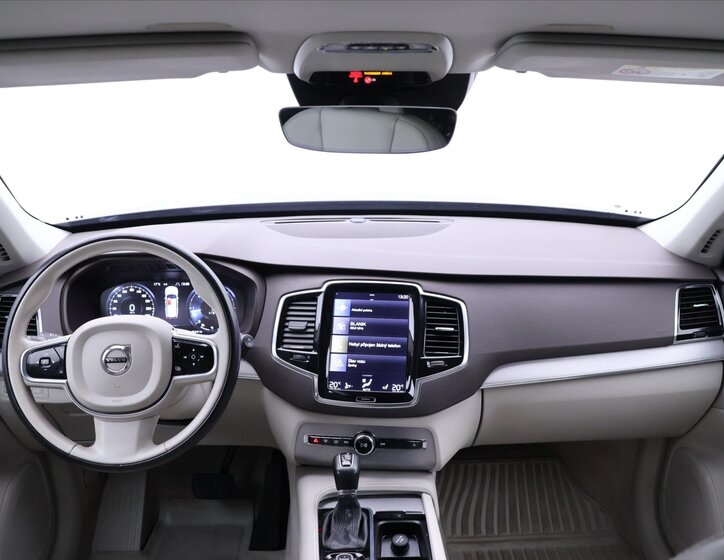 Volvo XC90 SUV / Terénní 2,0 l 165 kw