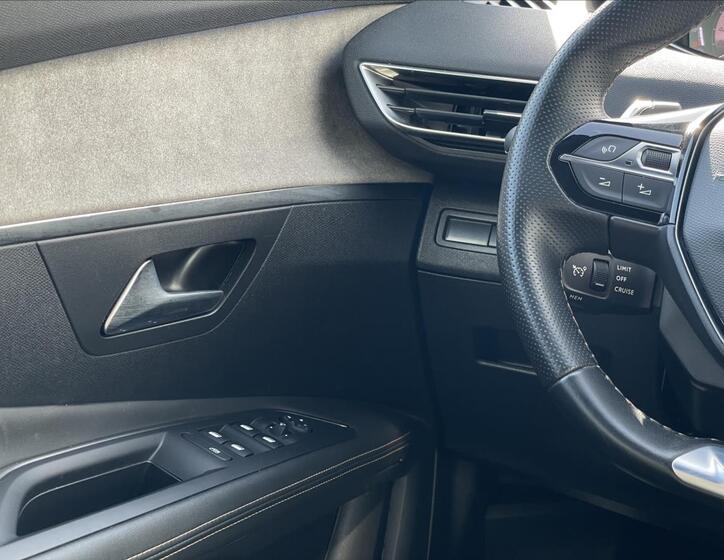Peugeot 3008 13