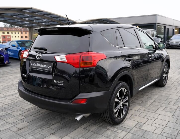 Toyota RAV4 SUV / Terénní 2,0 l 91 kw
