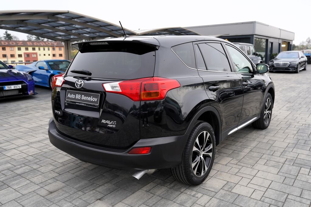 Toyota RAV4 SUV / Terénní 2,0 l 91 kw