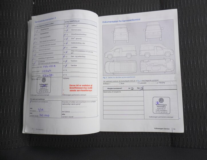 Volkswagen Caravelle 26