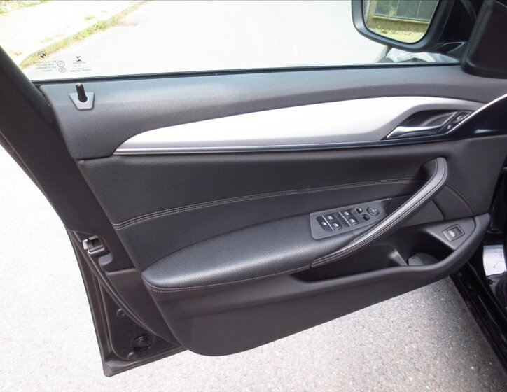 BMW Řada 5 Kombi 2,0 l 140 kw