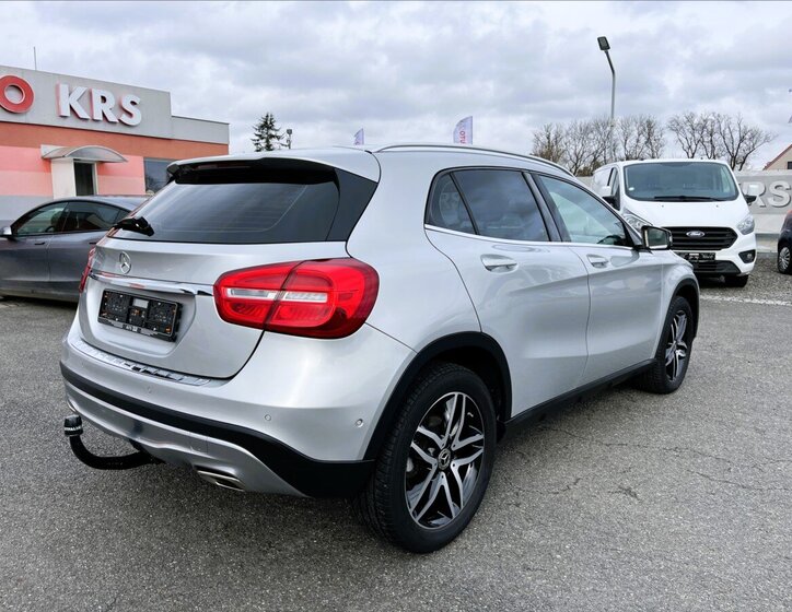 Mercedes-Benz GLA Hatchback 1,6 l 115 kw