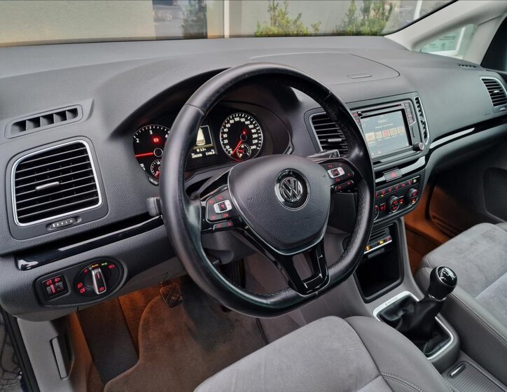 Volkswagen Sharan Kombi 2,0 l 110 kw
