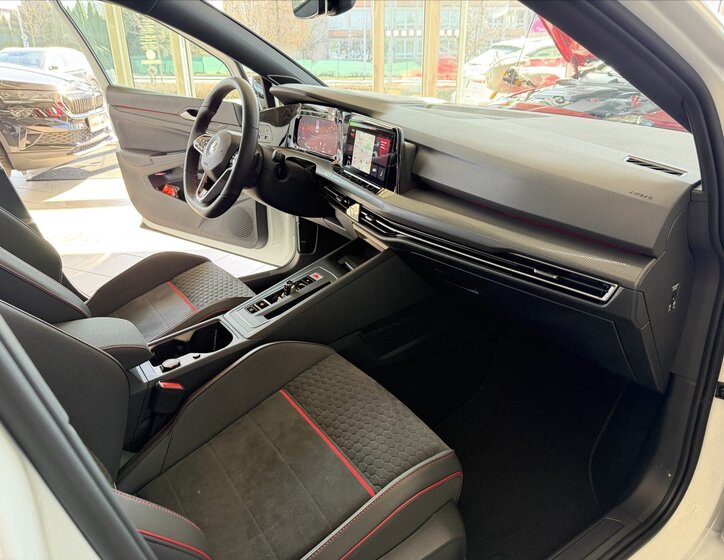 Volkswagen Golf Hatchback 2,0 l 221 kw