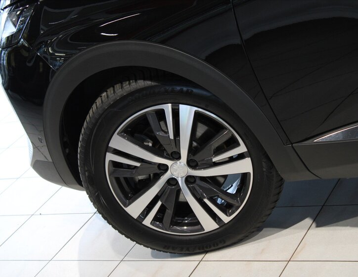 Peugeot 3008 SUV / Terénní 1,6 l 165 kw