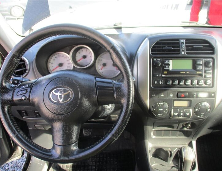 Toyota RAV4 SUV / Terénní 2,0 l 85 kw