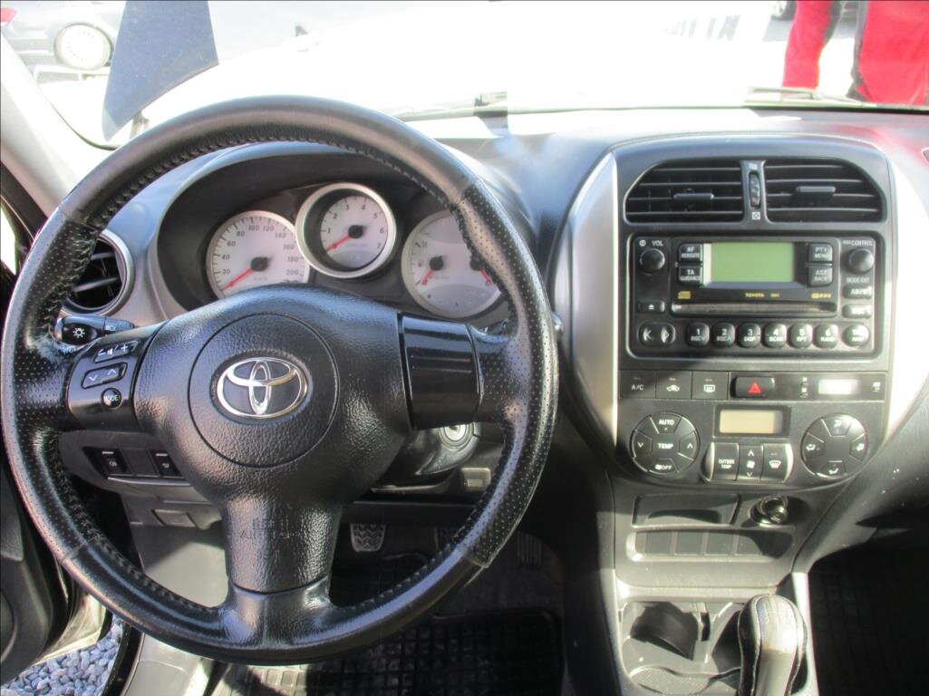 Toyota RAV4 SUV / Terénní 2,0 l 85 kw