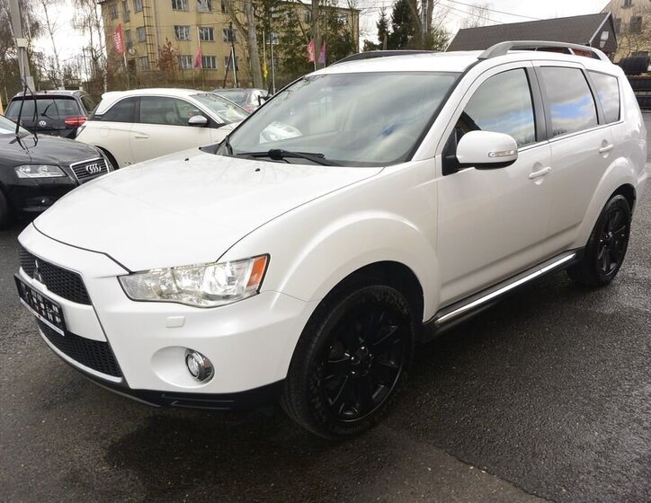 Mitsubishi Outlander SUV 2,3 l 130 kw