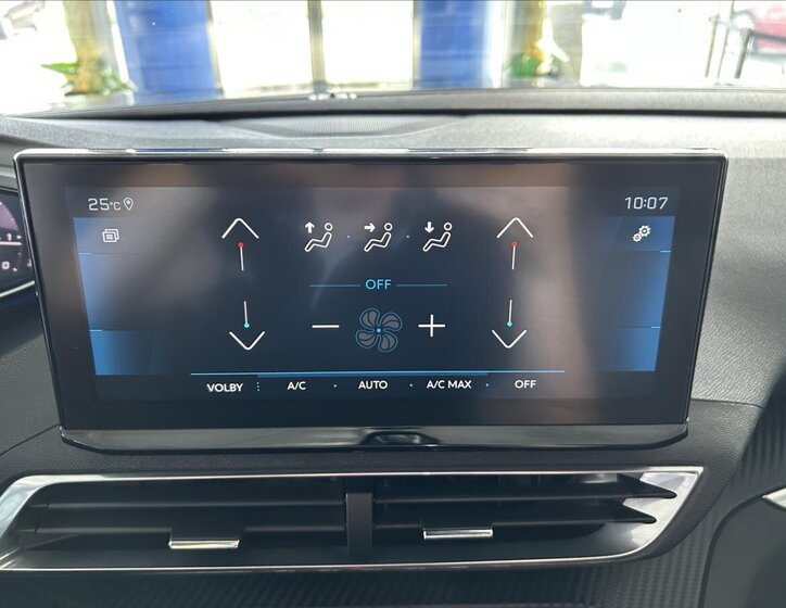 Peugeot 3008 SUV / Terénní 1,5 l 96 kw