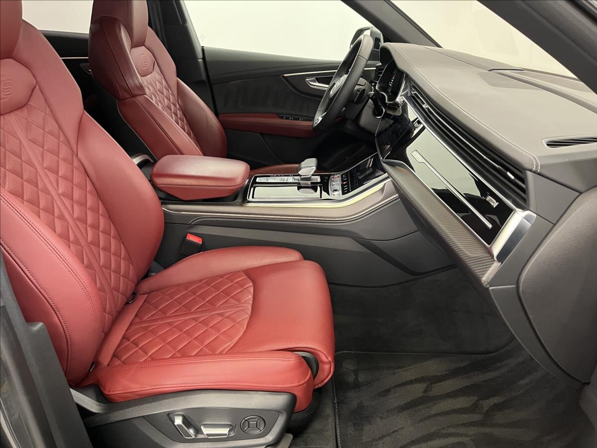 Audi SQ8 SUV 4,0 l 373 kw