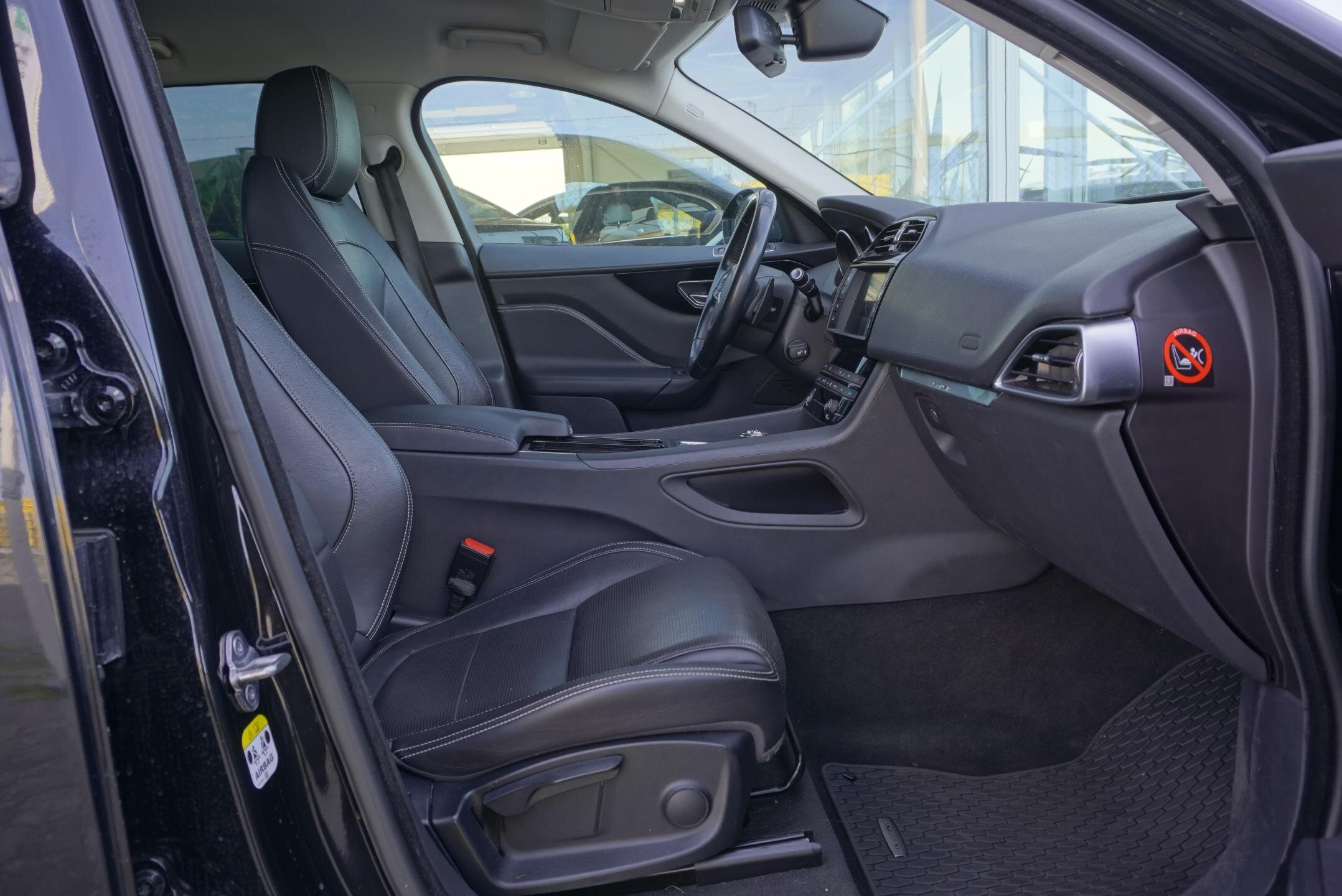 Jaguar F-Pace SUV / Terénní 2,0 l 184 kw