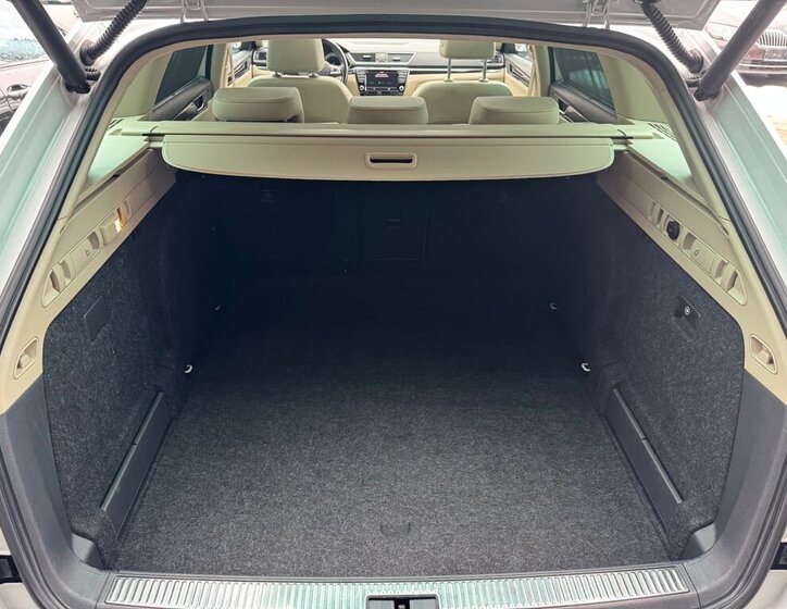 Škoda Superb Kombi 1,8 l 132 kw