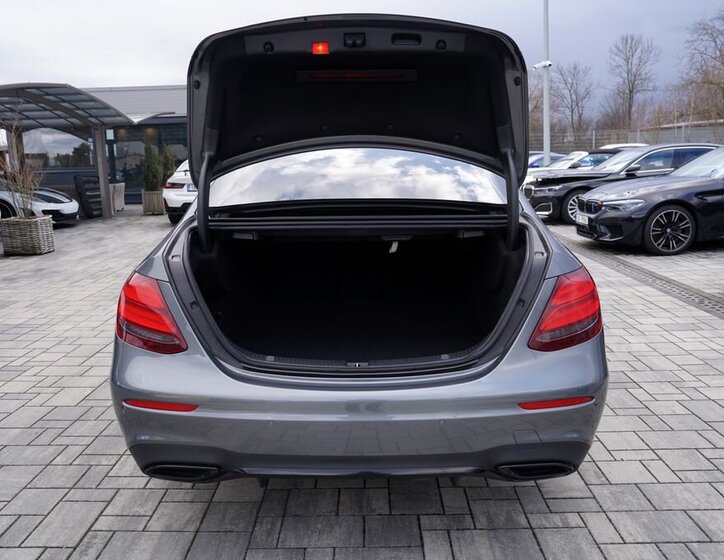 Mercedes-Benz Třídy E Sedan 2,0 l 143 kw