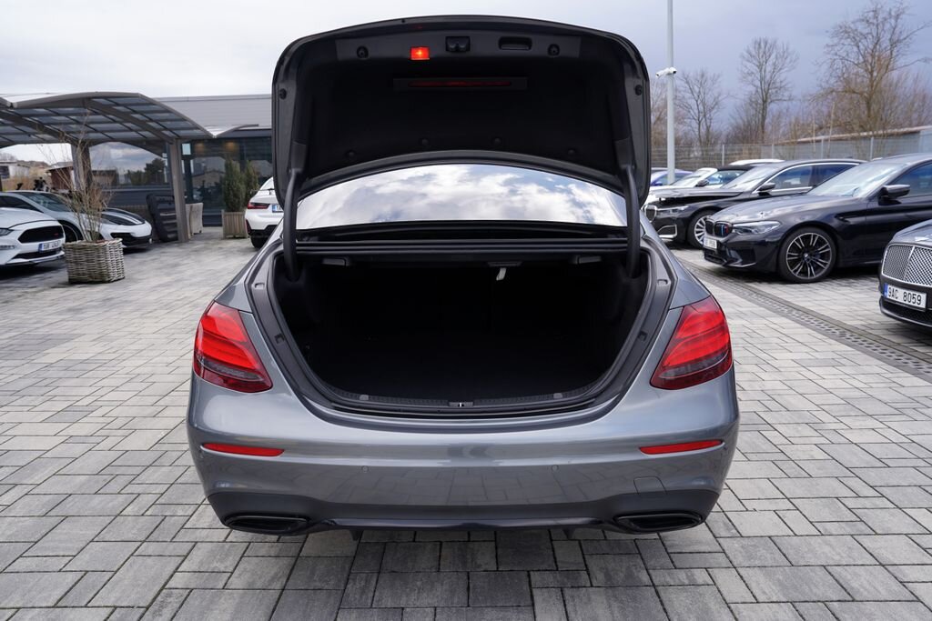 Mercedes-Benz Třídy E Sedan 2,0 l 143 kw