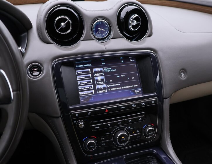 Jaguar XJ Sedan 3,0 l 202 kw