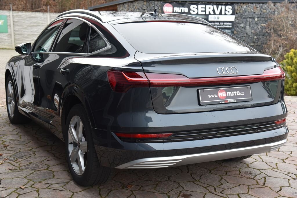 Audi e-tron SUV 0,0 300 kw