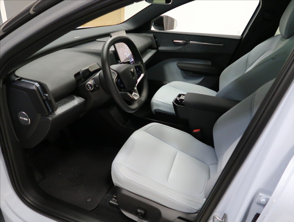 Volvo EX30 SUV 0,0 200 kw