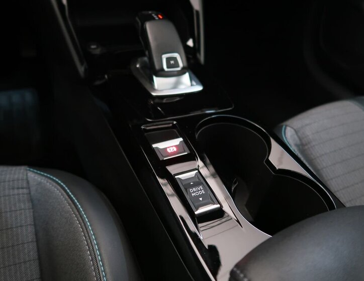 Peugeot 208 Hatchback 1,2 l 96 kw