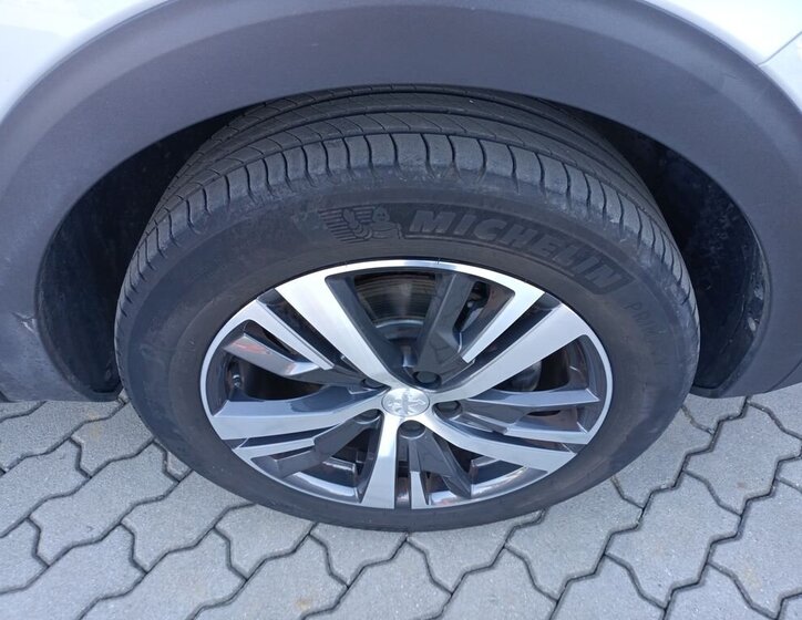 Peugeot 5008 SUV / Terénní 1,2 l 96 kw