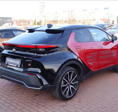 Toyota C-HR 4