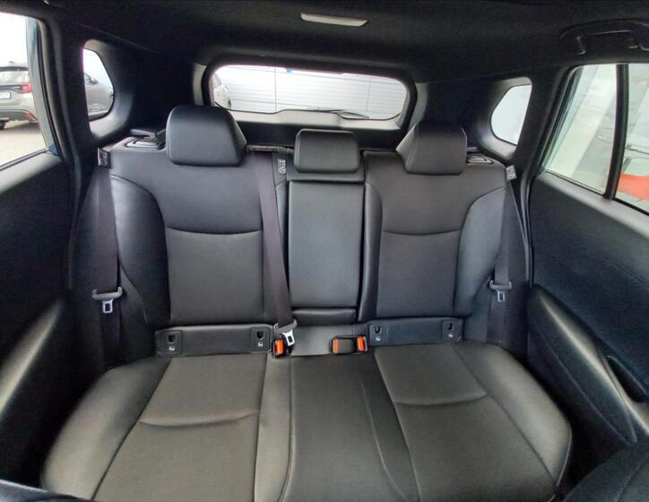 Toyota Corolla Cross 10